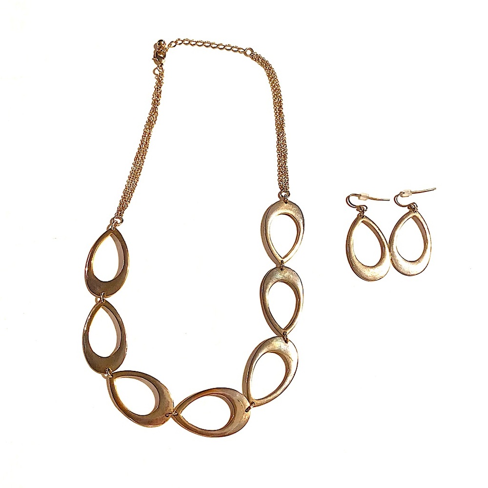 Macy's - Fashion Necklace and Earring Set!